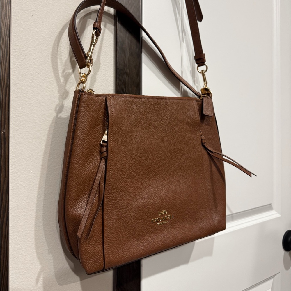 Coach Brown Shoulder Bag with Gold Hardware - Picture 2 of 5